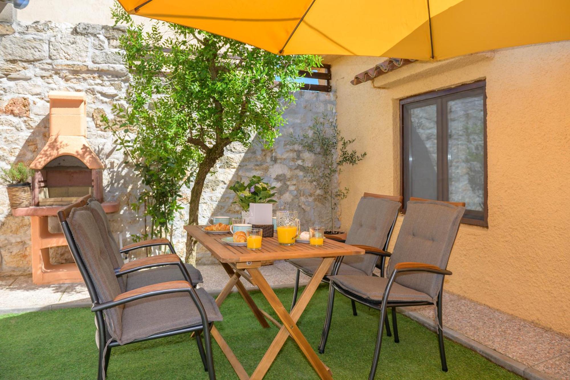 Apartman Dana Kastelir-Labinci Εξωτερικό φωτογραφία