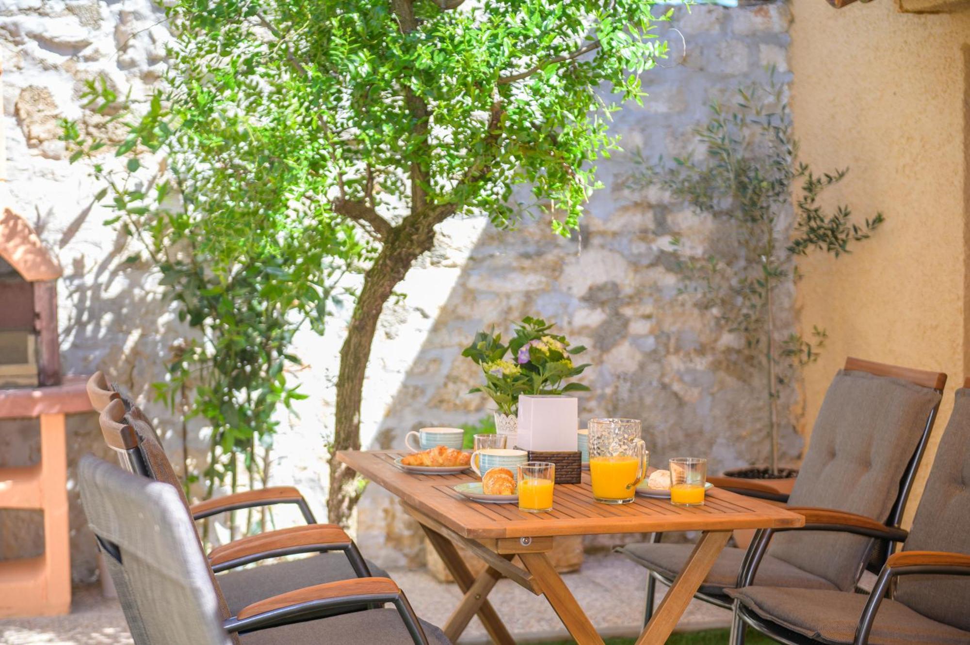 Apartman Dana Kastelir-Labinci Εξωτερικό φωτογραφία